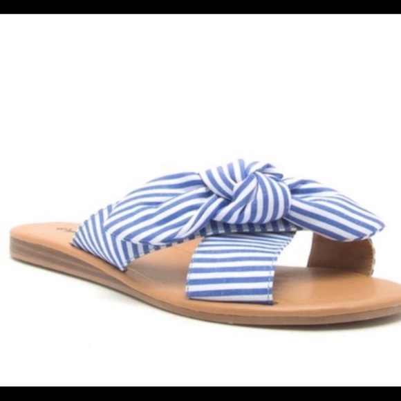 IM LOVING THESE BLUE/WHITE STRIPE SANDALS - Picture 3 of 4